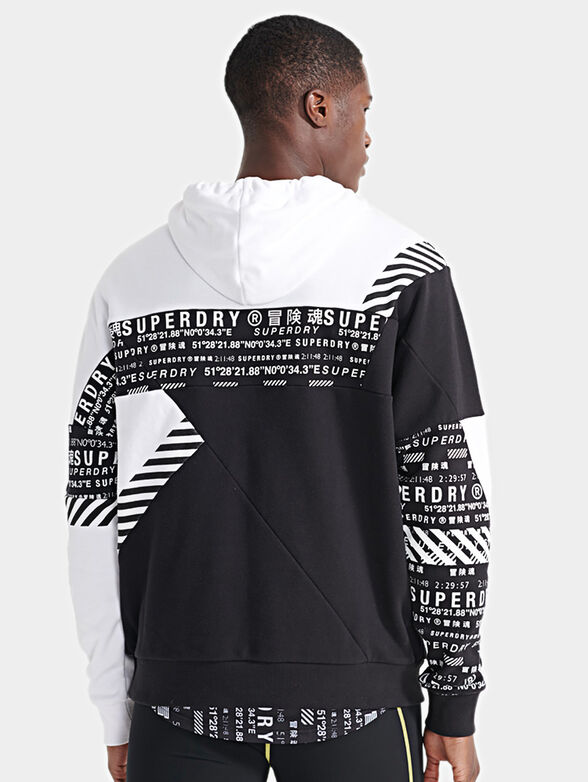 Sports sweatshirt with contrasting panels - 3