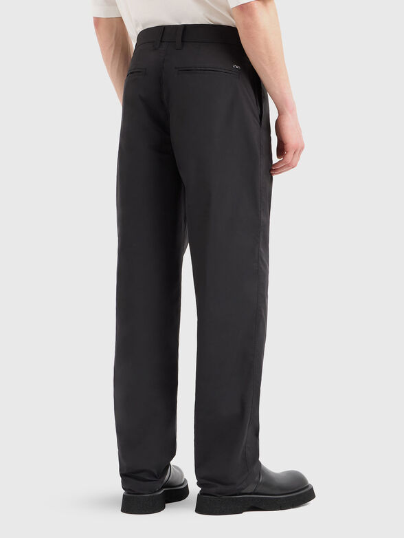Trousers with zip pocket - 2
