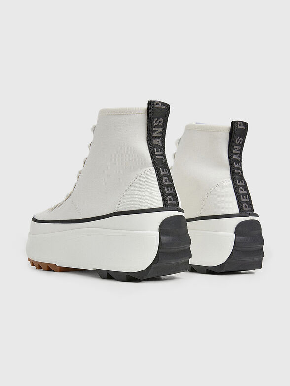 Sneakers in black color on platform - 3