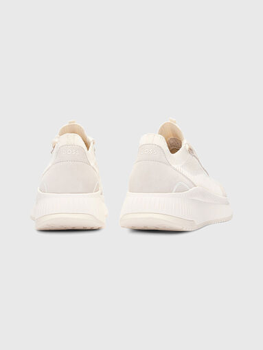 Sports shoes with logo detail - 4