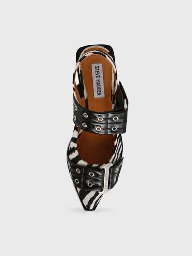 Sandals with animal motifs - 5