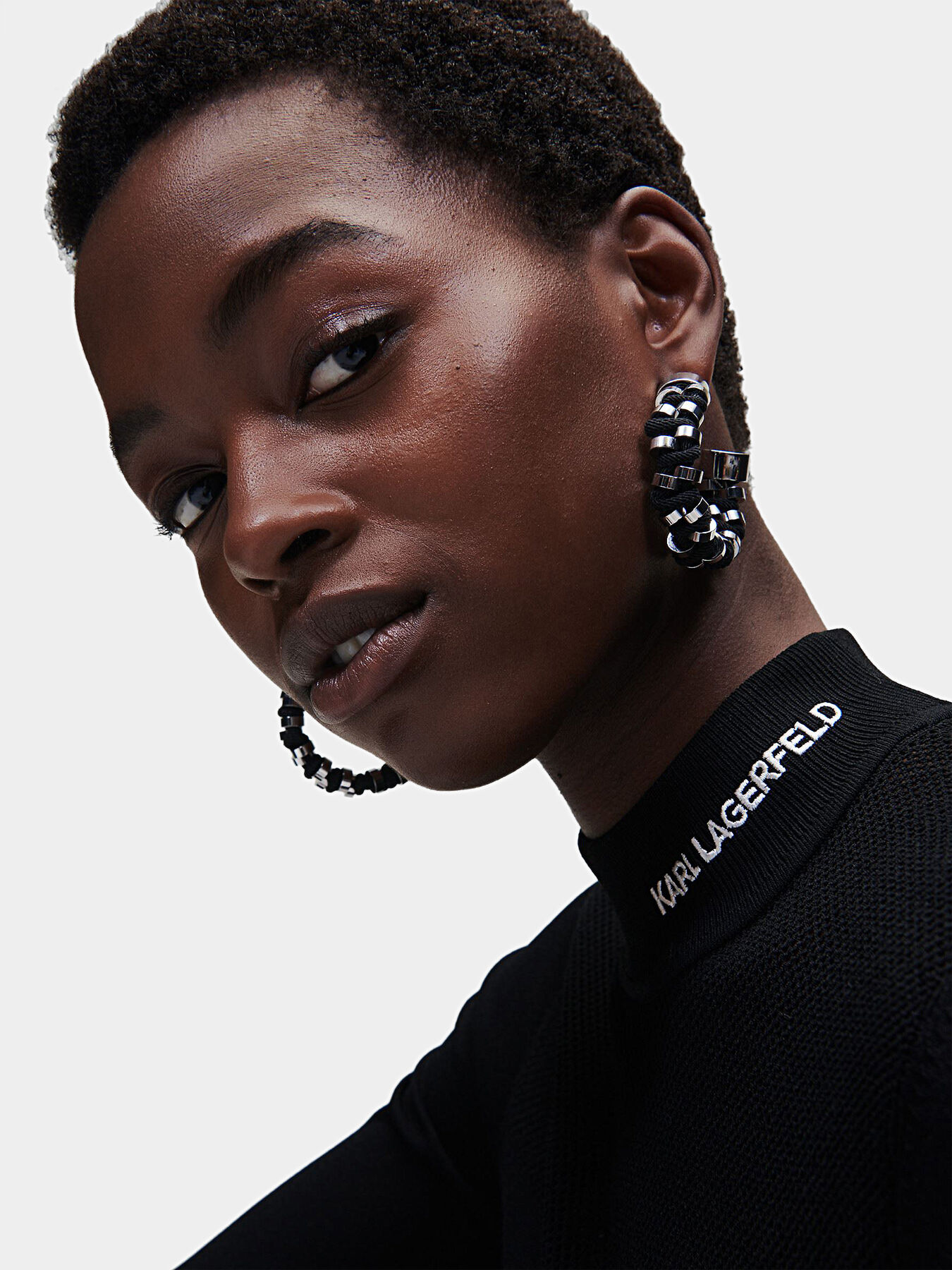 ピアス KARL LAGERFELD K/WOVEN MULTI EARRINGS K/Woven earrings in black color brand Karl Lagerfeld