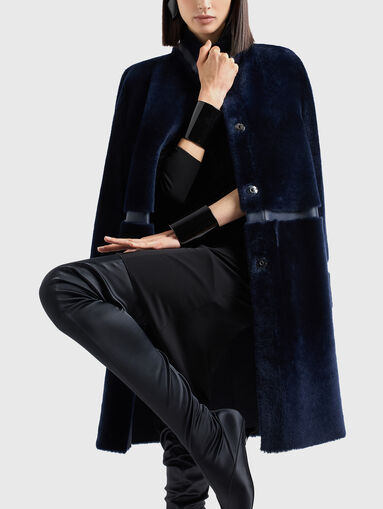 Coat of soft texture and leather details - 4