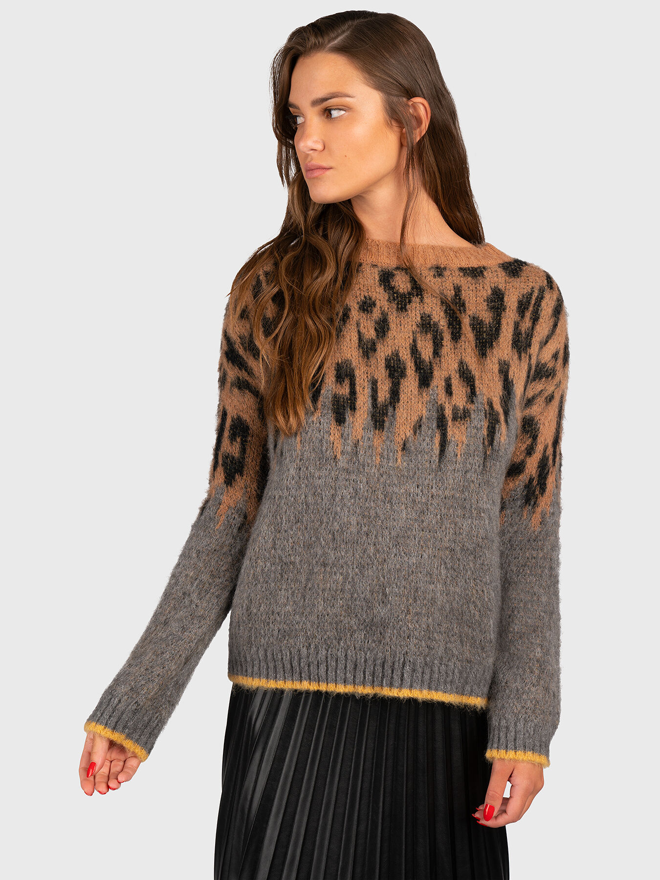 Knitted sweater with leopard pattern brand LIU JO Globalbrandsstore en