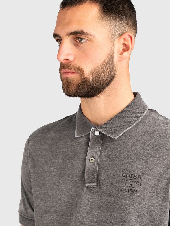 Polo shirt with short sleeves and logo - 4