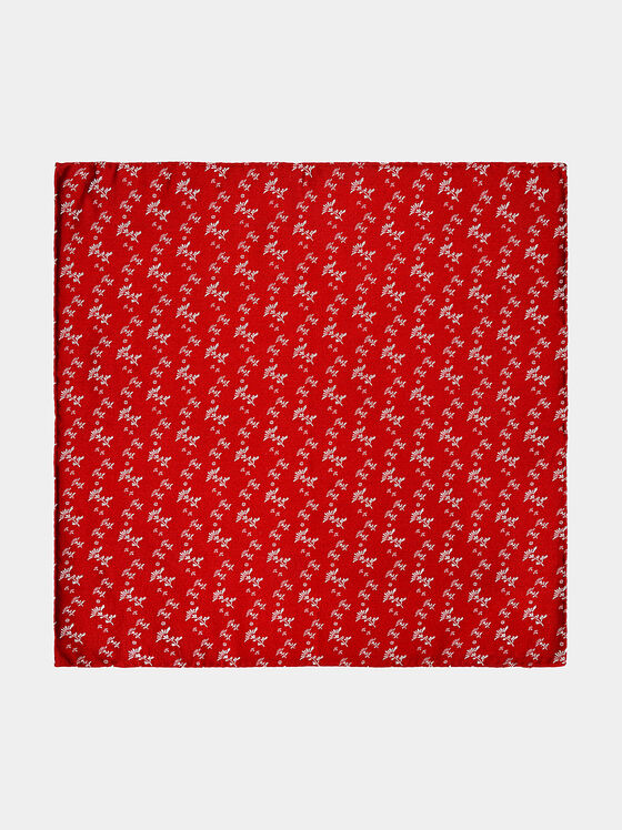Червена кърпичка с флорални бродерии - 1