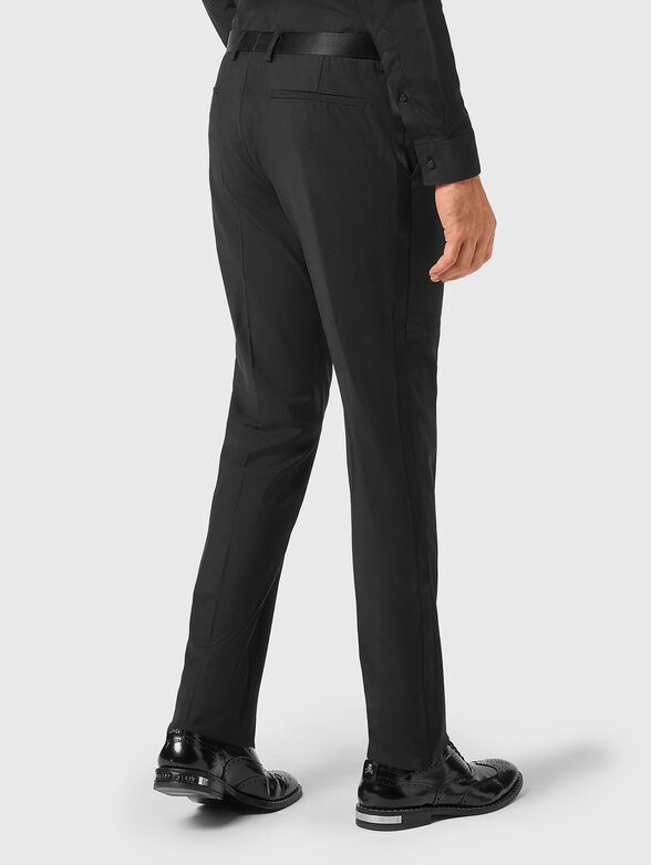 Elegant trousers with contrast stripe - 2