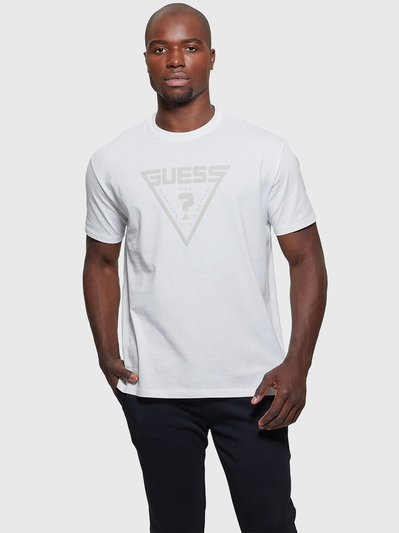 AZHA round neck T shirt brand GUESS Globalbrandsstore en