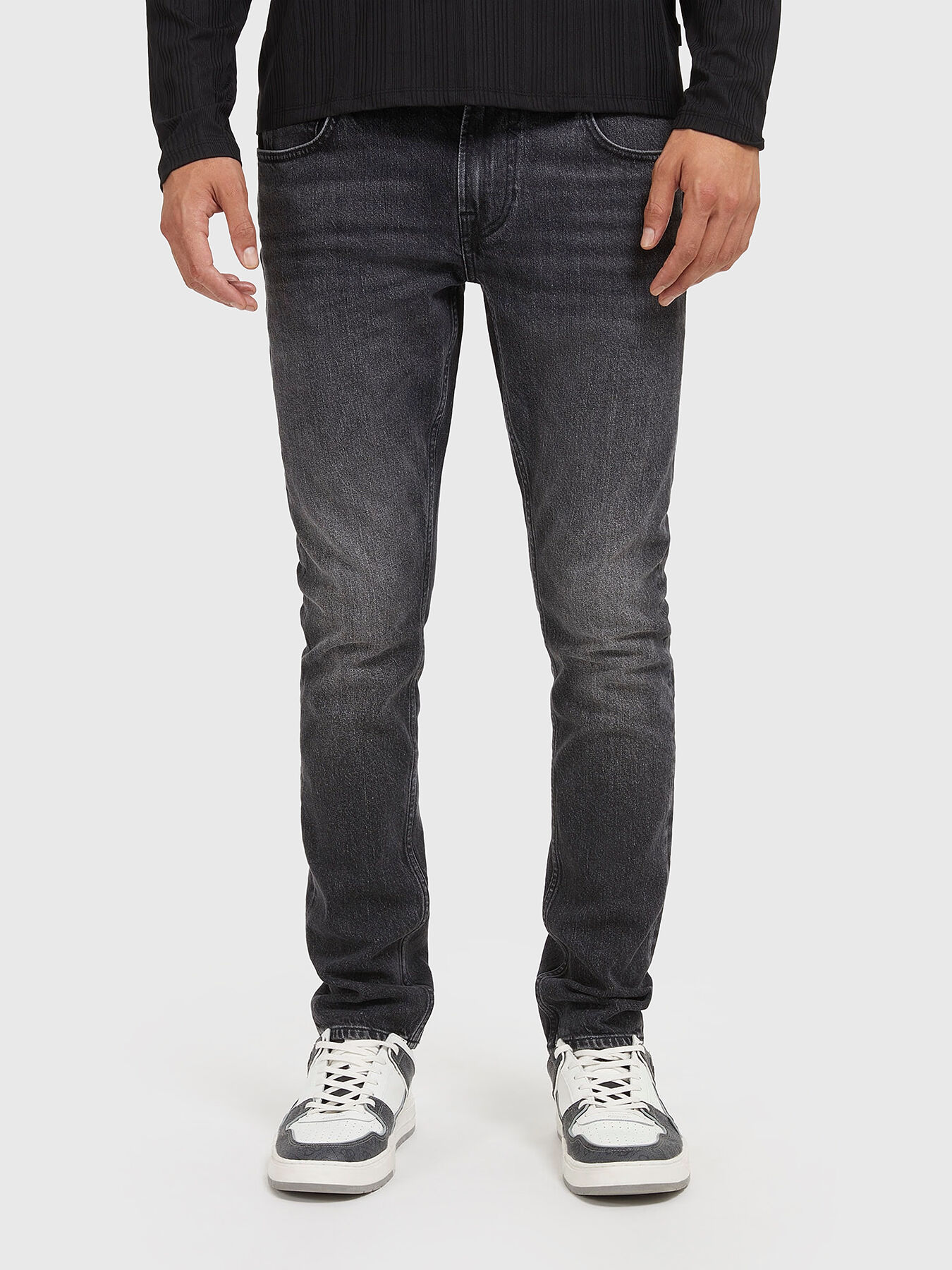 MIAMI black skinny jeans brand GUESS Globalbrandsstore en