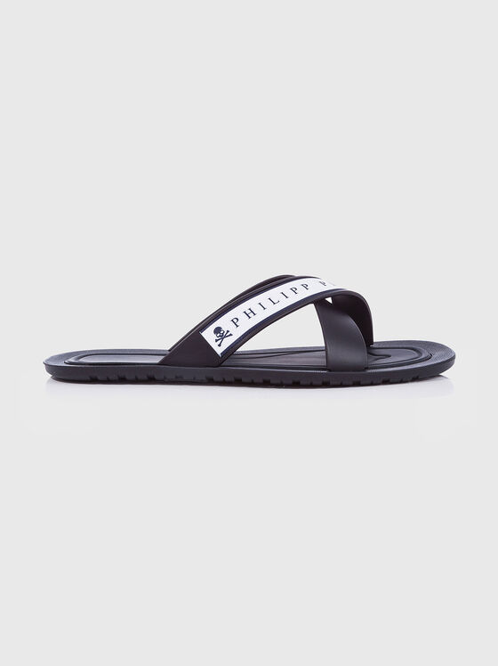 Black beach slippers with logo detail - 1