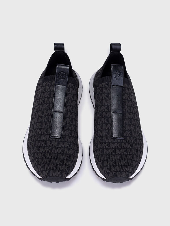 Slip on sports shoes MILES with monogram logo print - 6