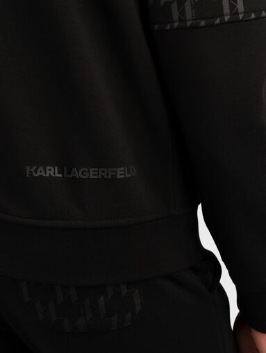 Black sweatshirt with contrast zip - 4