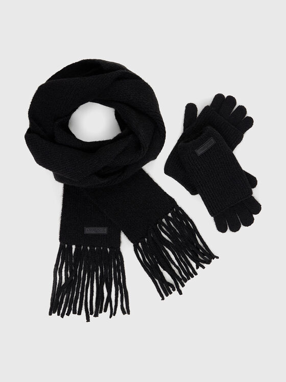 Scarf and gloves set in black - 1
