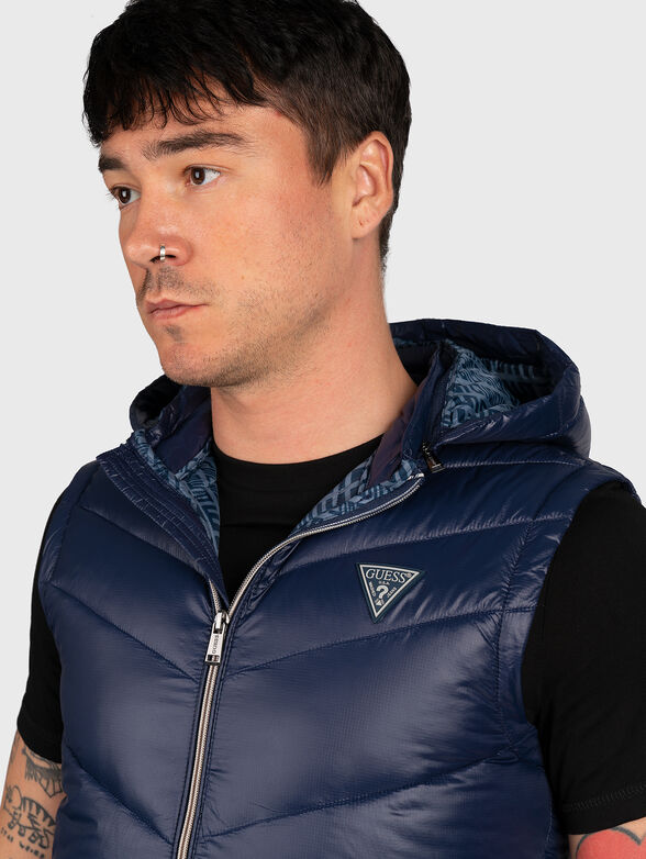 Black padded vest with hood and logo patch - 4