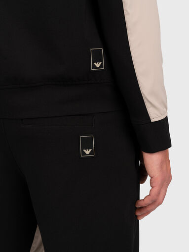 Hooded sweatshirt with zip - 4