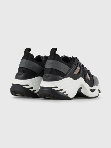 Sports shoes with logo - 3