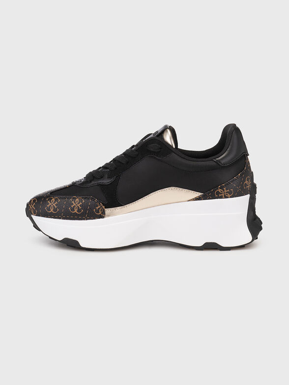 Sports shoes with gold logo accent - 4