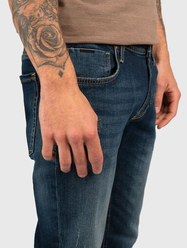 Jeans with washed effect - 3