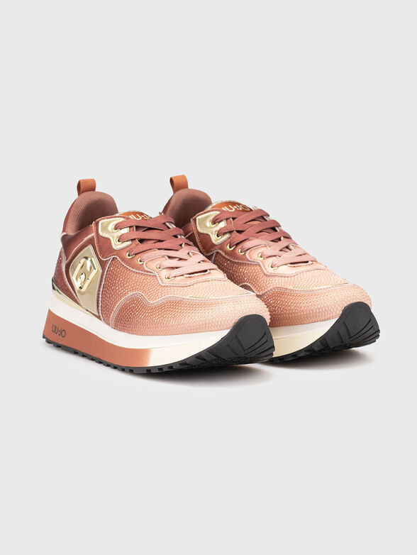 Sports shoes with logo - 2