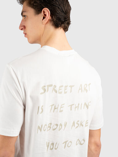 Cotton T-shirt with a statement print - 4