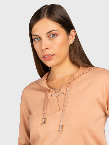 V-neck sweater with ties - 5