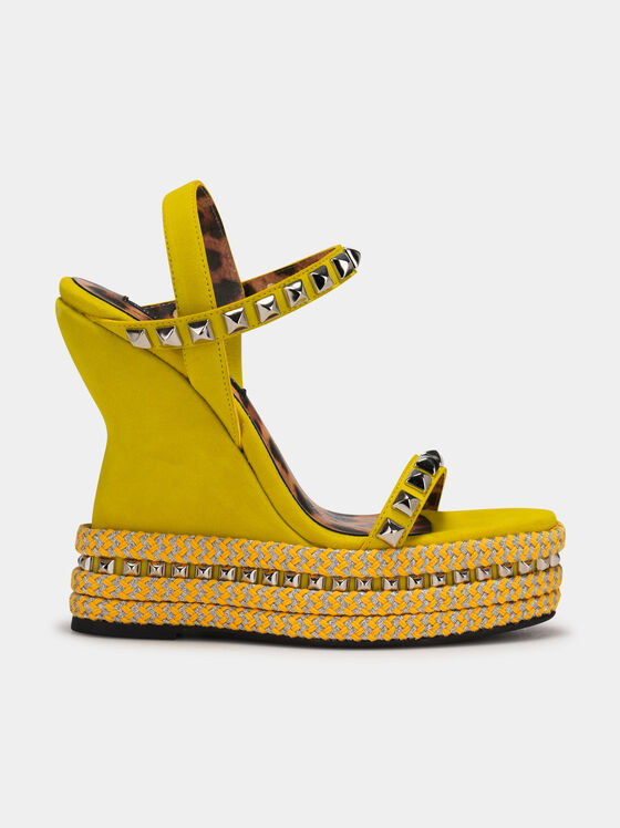 Велурени сандали в жълт цвят с капси  - 1