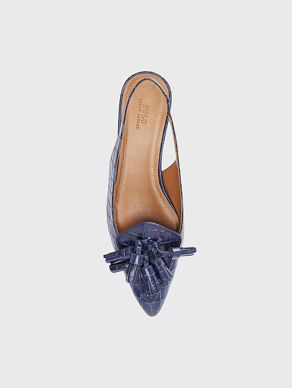 Leather flat shoes in blue color - 2