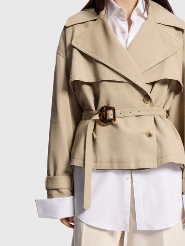 Short trench coat with an accent belt - 5