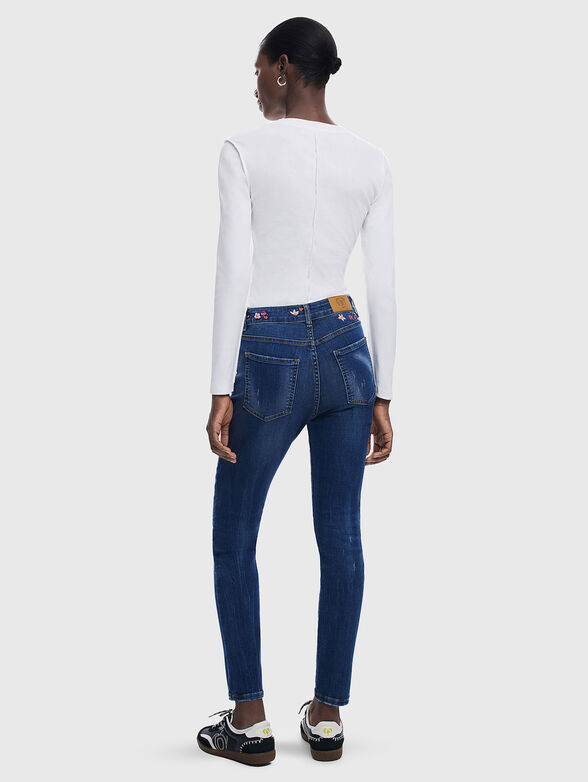 Slim jeans with embroidered details - 2