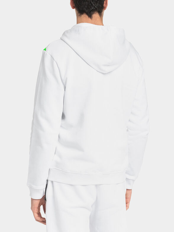 Hooded sweatshirt and zipper - 2