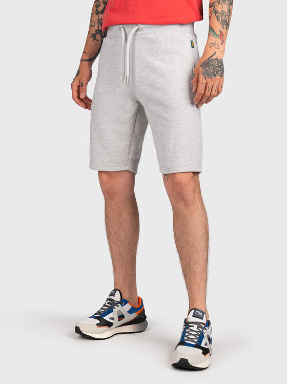Сиви къси панталони с лого бродерия - 1