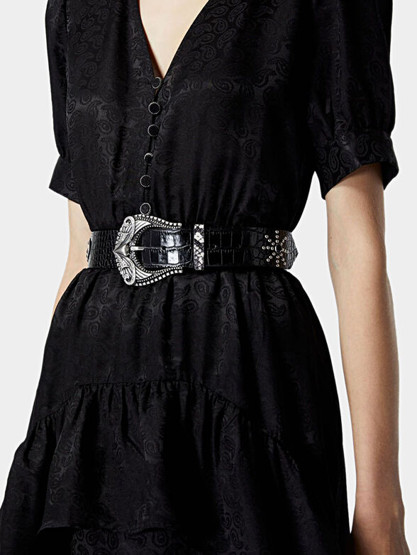 Leather belt with contrasting elements - 1