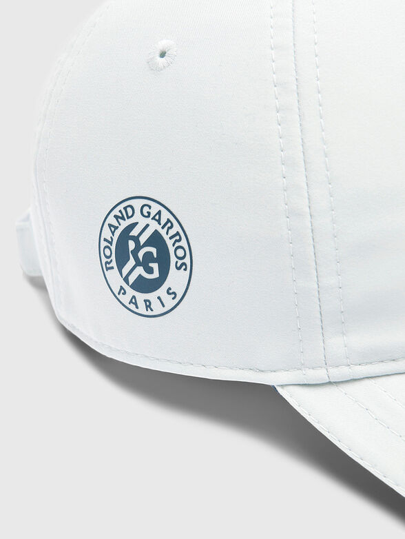 Baseball cap with logo embroidery - 4