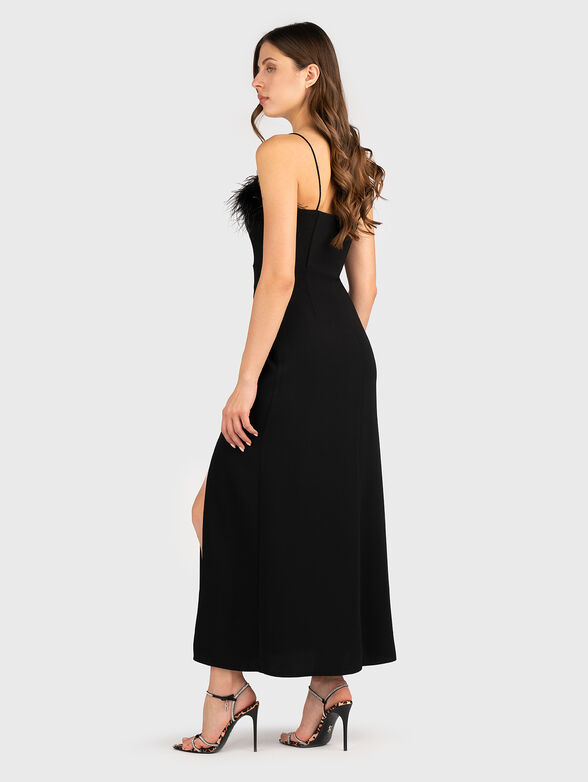 Maxi dress with slit and feathers - 2