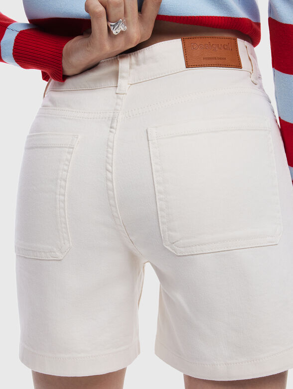 Denim shorts with embroidery - 3