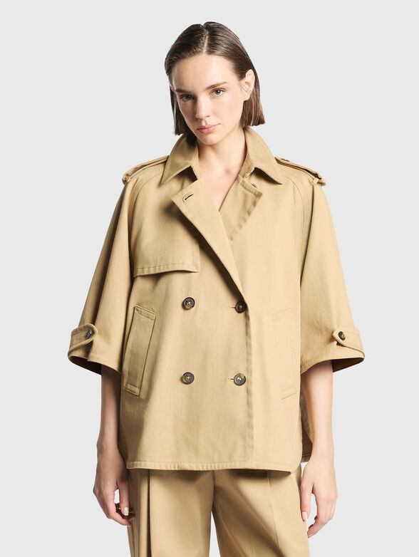 Short trench coat with a double-breasted closure - 1