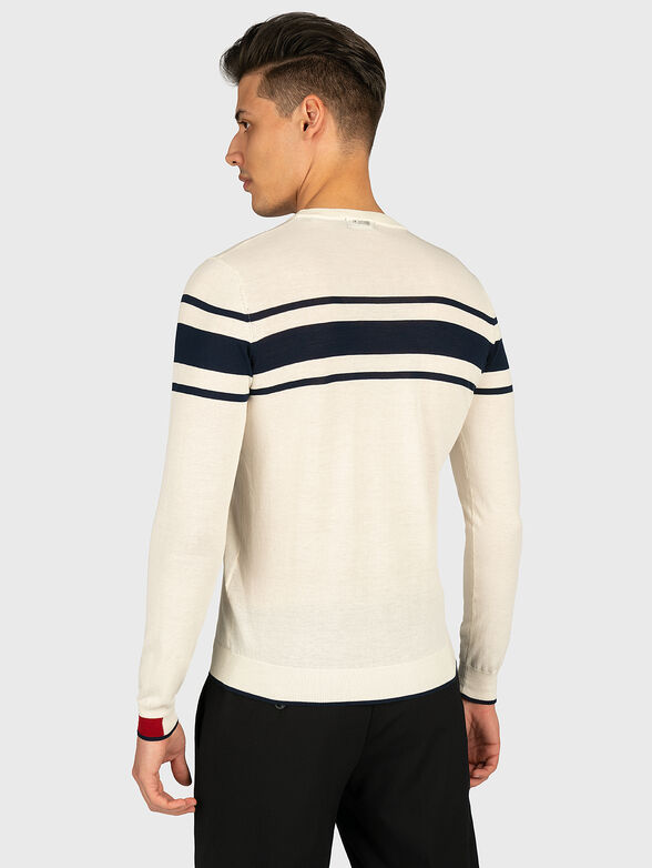 Sweater with contrasting stripes - 4