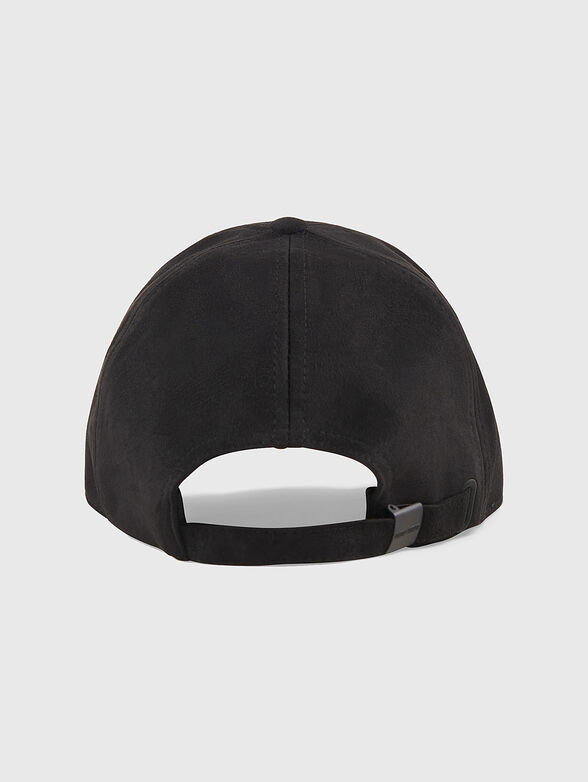 Cap with visor and logo - 2