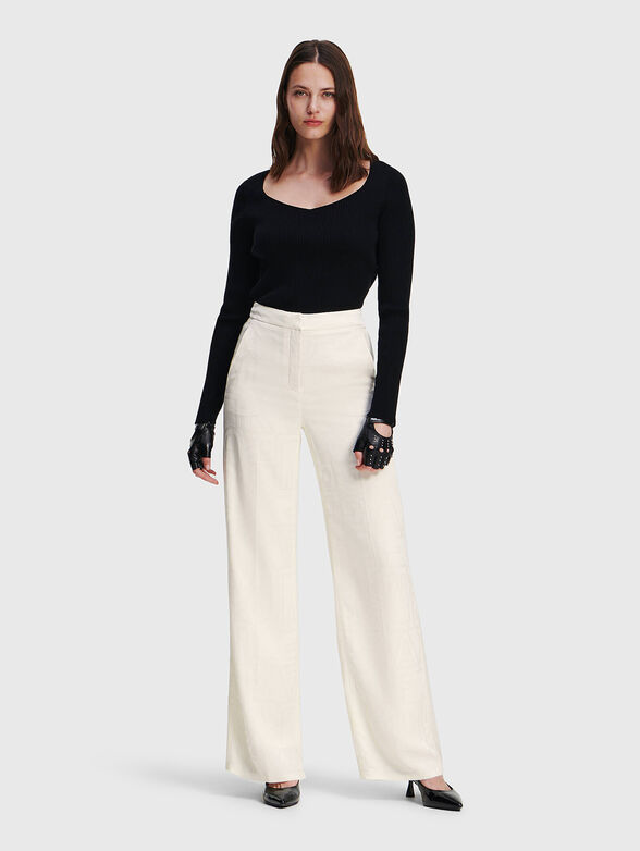 White trousers - 1