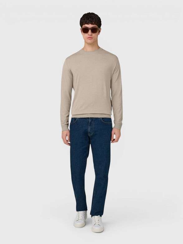 Wool sweater with oval neckline - 2