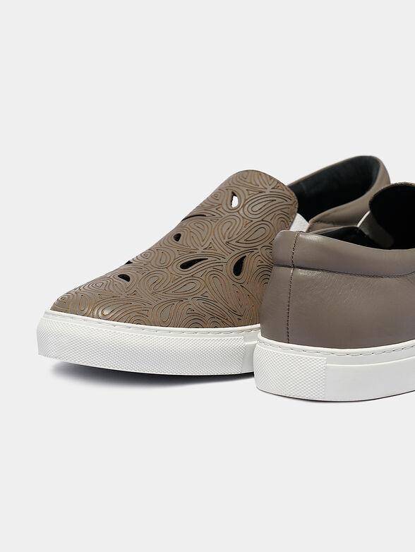 Slip-on shoes with cut-out elements - 5