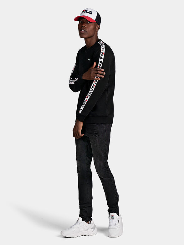 AREN Sweatshirt with logo accents - 2