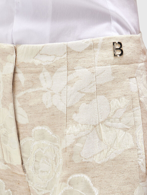 Trousers with high waist and wide legs - 3