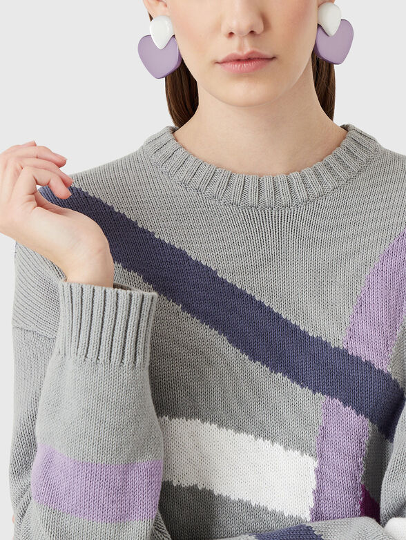 Sweater with contrasting details - 4