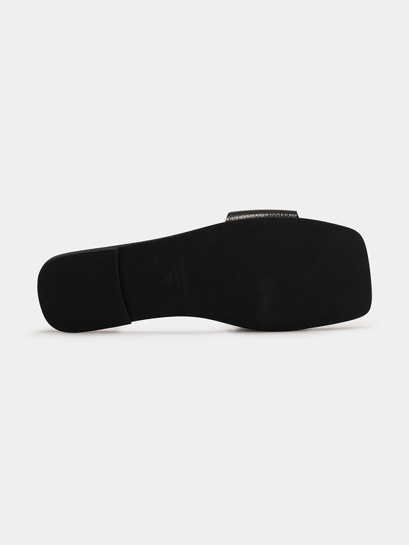 Leather sandals with logo accent - 5