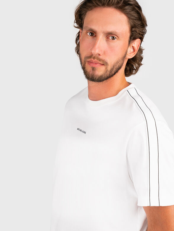 Black T-shirt with logo details - 4