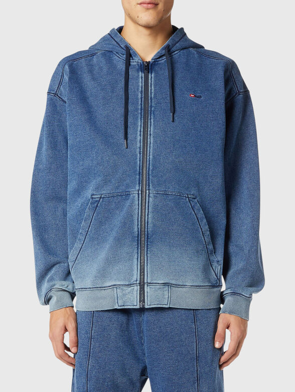 Hooded sweatshirt with a zip - 1