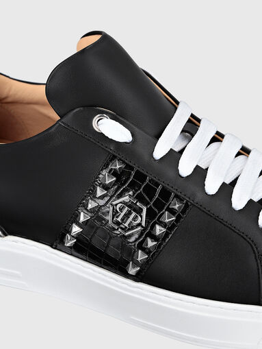 Leather sports shoes with metal studs - 3