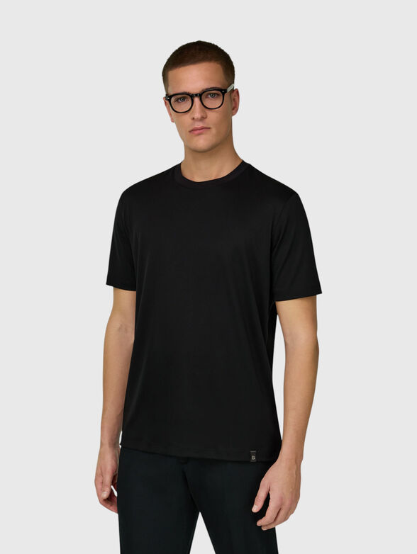 Black t-shirt - 1
