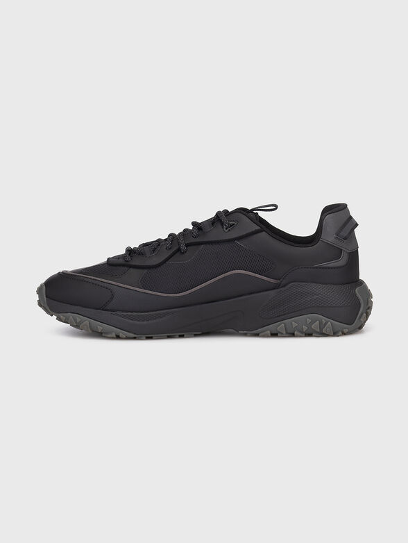 Sports shoes with logo - 3